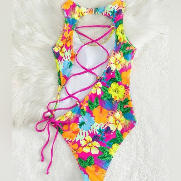 Lace Up Back Floral Swimsuit - Picture 4 of 4